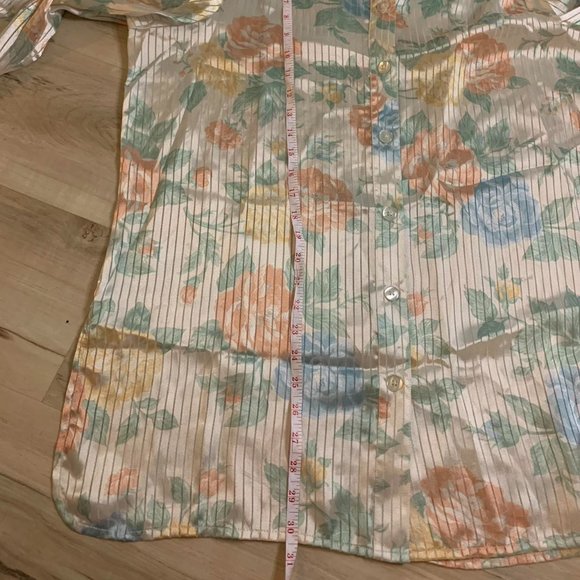 Button Down - Picture 4 of 5